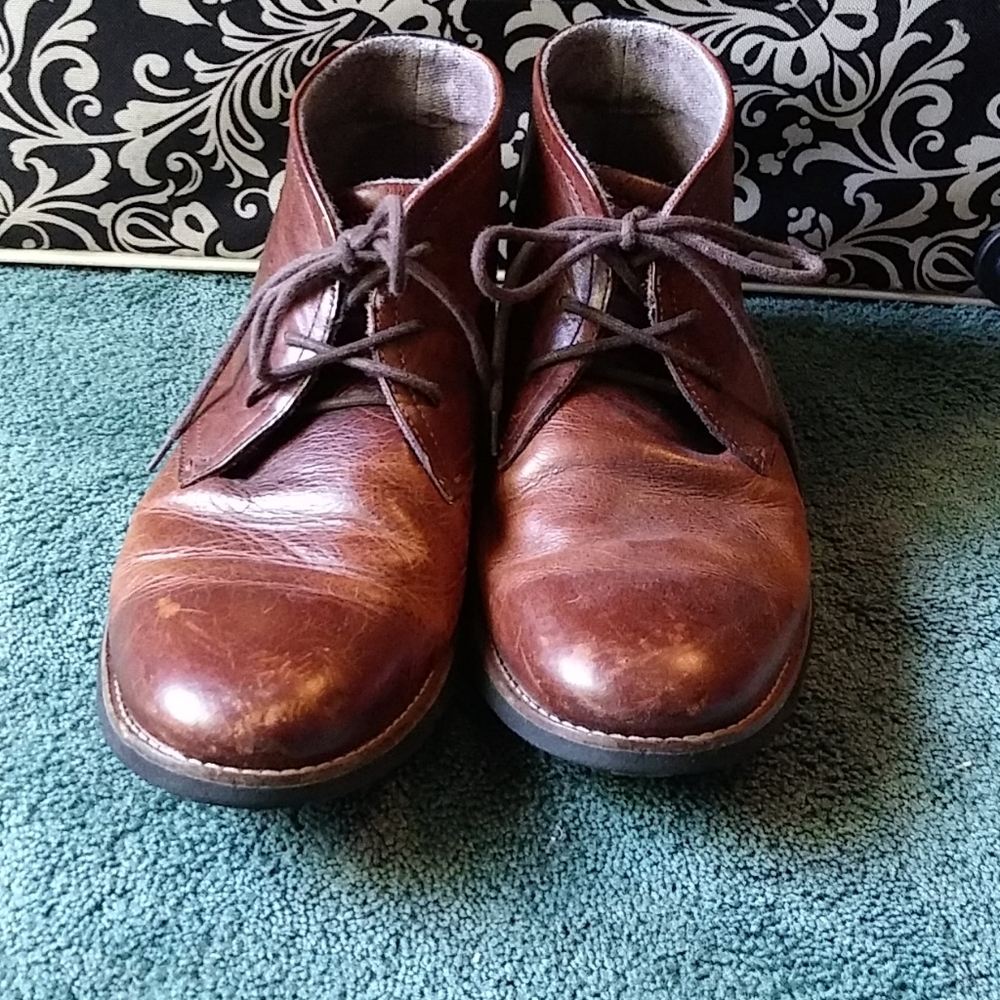 Leather chukka
